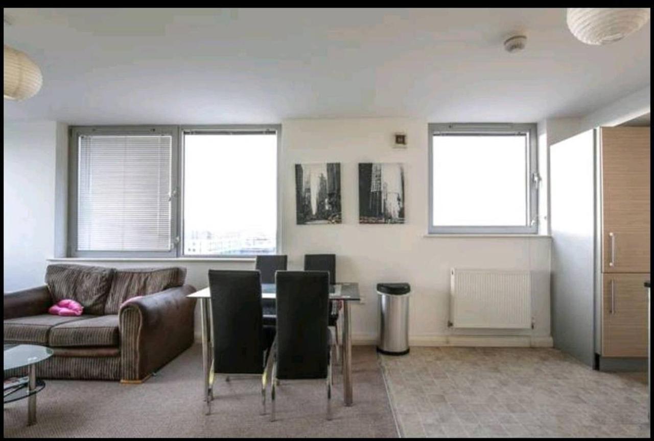 Large 3 Bedrooms In Liverpool City Centre, Free Parking Ngoại thất bức ảnh