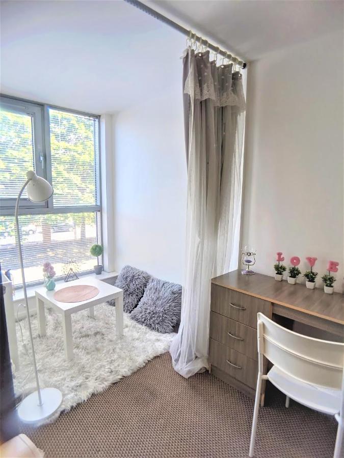 Large 3 Bedrooms In Liverpool City Centre, Free Parking Ngoại thất bức ảnh